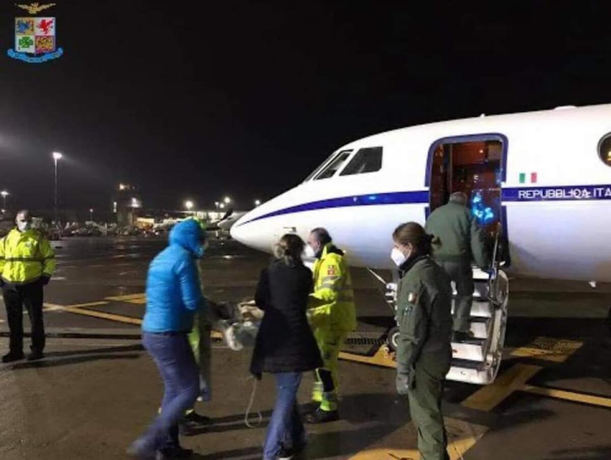 BIMBA DI APPENA 4 GIORNI TRASPORTATA D'URGENZA DA CATANIA A NAPOLI - 