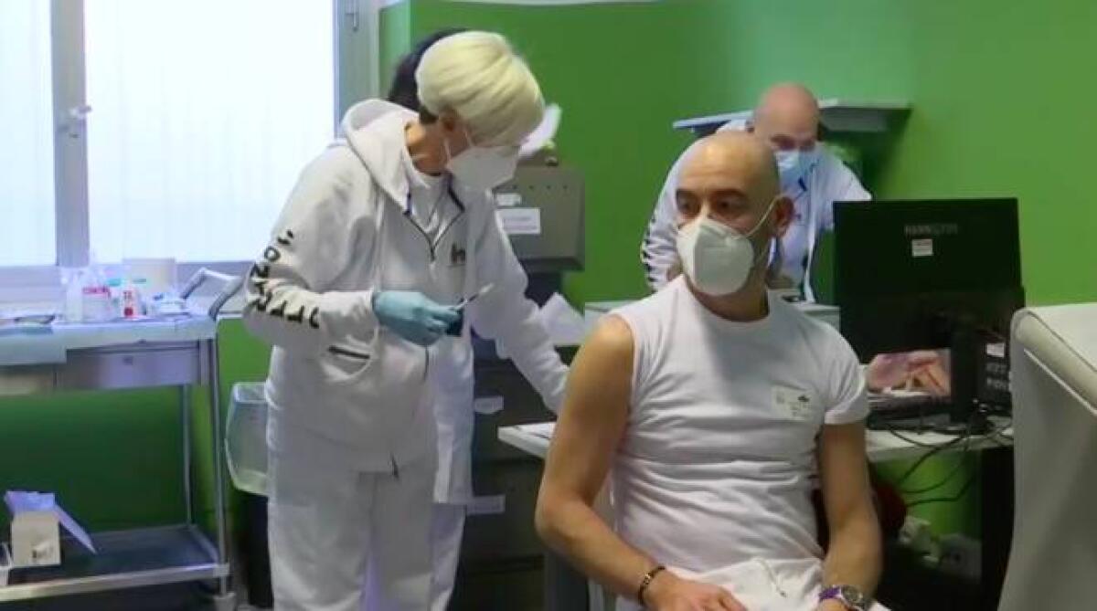 COVID, VACCINATO ANCHE MATTEO BASSETTI. “ATTO D’AMORE VERSO NOI STESSI E VERSO LE PERSONE CHE AMIAMO” - 