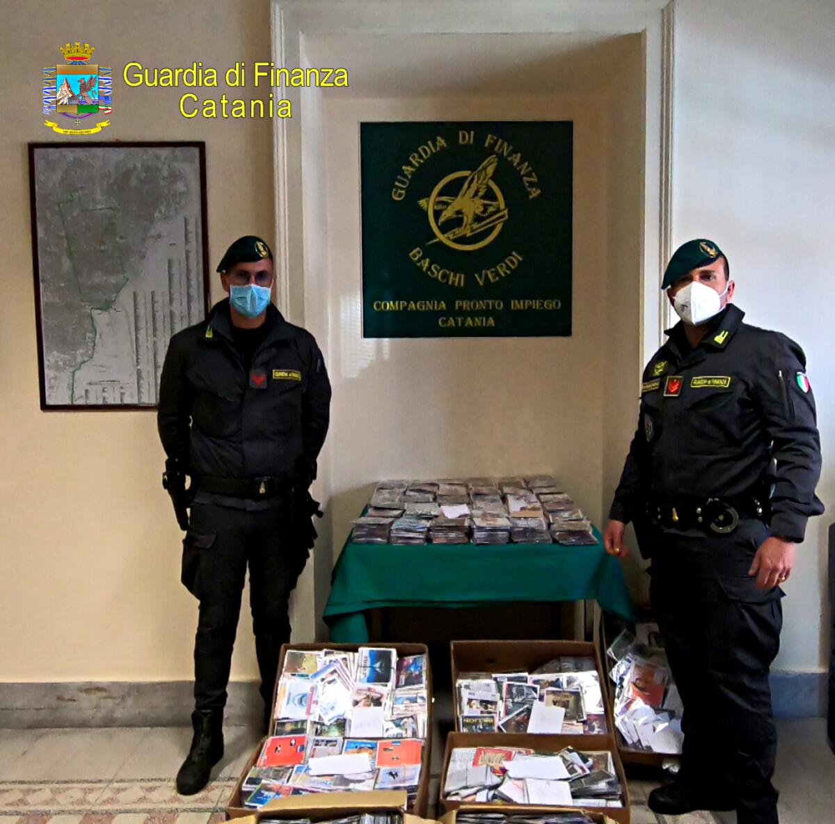 GUARDIA DI FINANZA DI CATANIA. I “BASCHI VERDI” SEQUESTRANO OLTRE 13MILA CD/DVD CONTRAFFATTI. - 