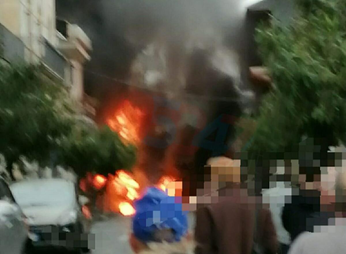 ZAFFERANA ETNEA: AUTO PRENDE FUOCO MENTRE È IN MARCIA, INTERVENTO DEI VIGILI DEL FUOCO - 