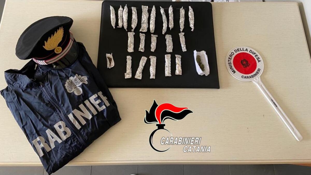 RANDAZZO:  ALLA GUIDA CON LA MARIJUANA SOTTO LA MAGLIETTA, DUE ARRESTI ED UNA DENUNCIA. - 