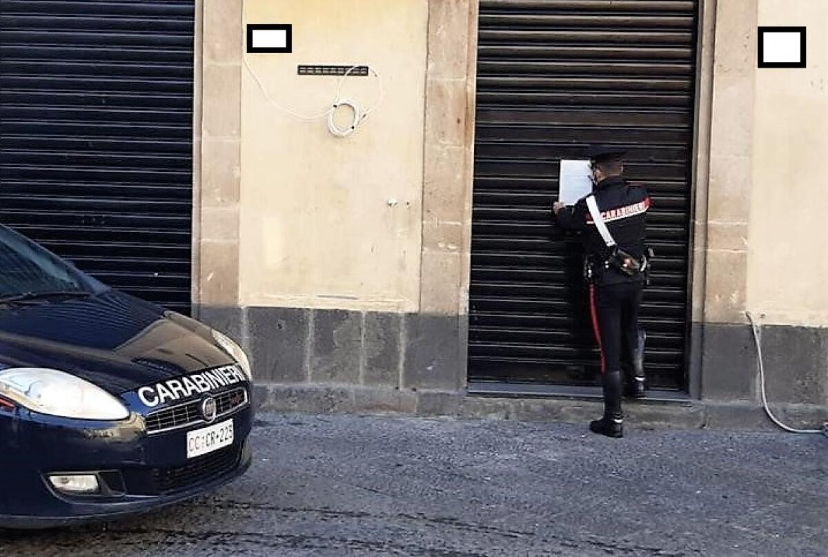 MILITELLO VAL DI CATANIA.  BAR VÌOLA IL COPRIFUOCO OSPITANDO  AVVENTORI SENZA MASCHERINA:  DISPOSTA CHIUSURA - 