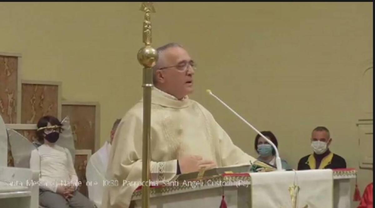 “BEVETE VINO, GLI ASTEMI NON VANNO IN PARADISO”. LA BIZZARRA OMELIA DI UN PRETE DI PIACENZA (VIDEO) - 