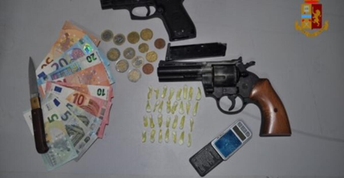 ADRANO: SPACCIO E PORTO ILLEGALE DI ARMA DA TAGLIO, ARRESTATO 29ENNE - 