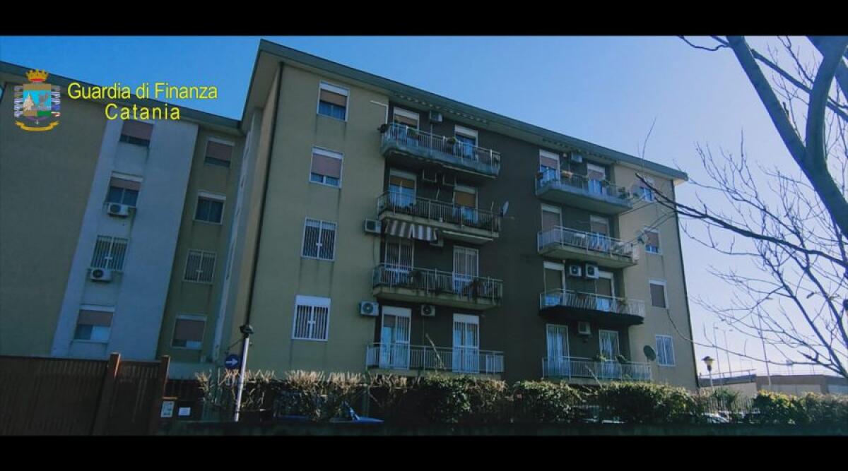 "FALSO TESTAMENTO PER NON PAGARE L'ERARIO", INDAGATI I FAMILIARI DI UN NOTO CONTABILE A CATANIA - 