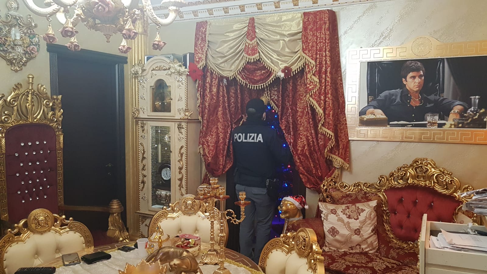 CATANIA: CASE OCCUPATE ABUSIVAMENTE E CON FURTO DI ENERGIA ELETTRICA  MA ARREDATE IN STILE SUPER LUSSO