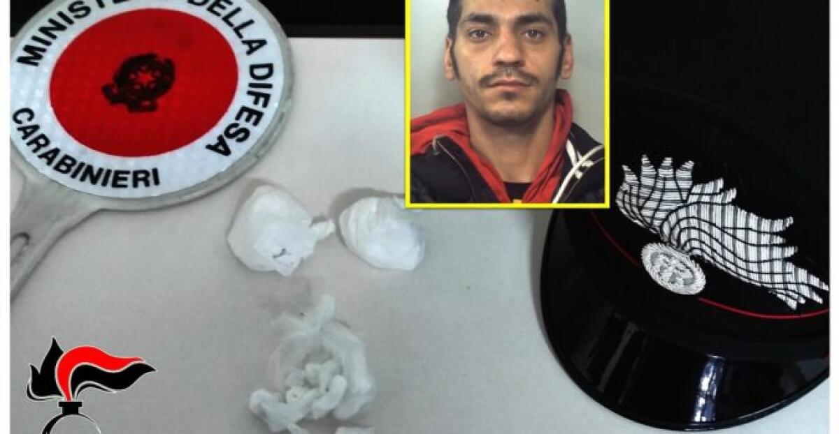 CATANIA, BECCATO MENTRE VA A RIFORNIRE IL PUSHER: IN MANETTE - 