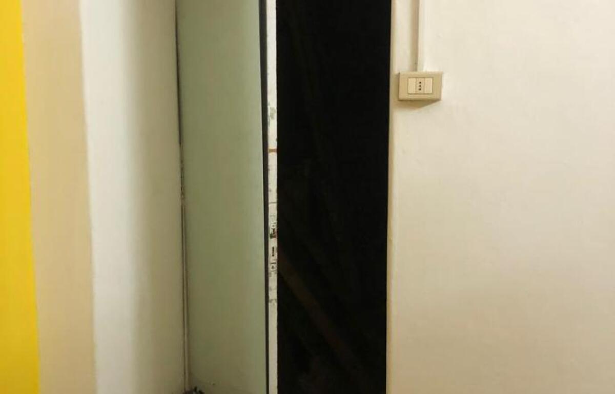 CATANIA, PALESTRA APERTA NONOSTANTE I DIVIETI,  I CLIENTI NASCOSTI NELLO SGABUZZINO - 