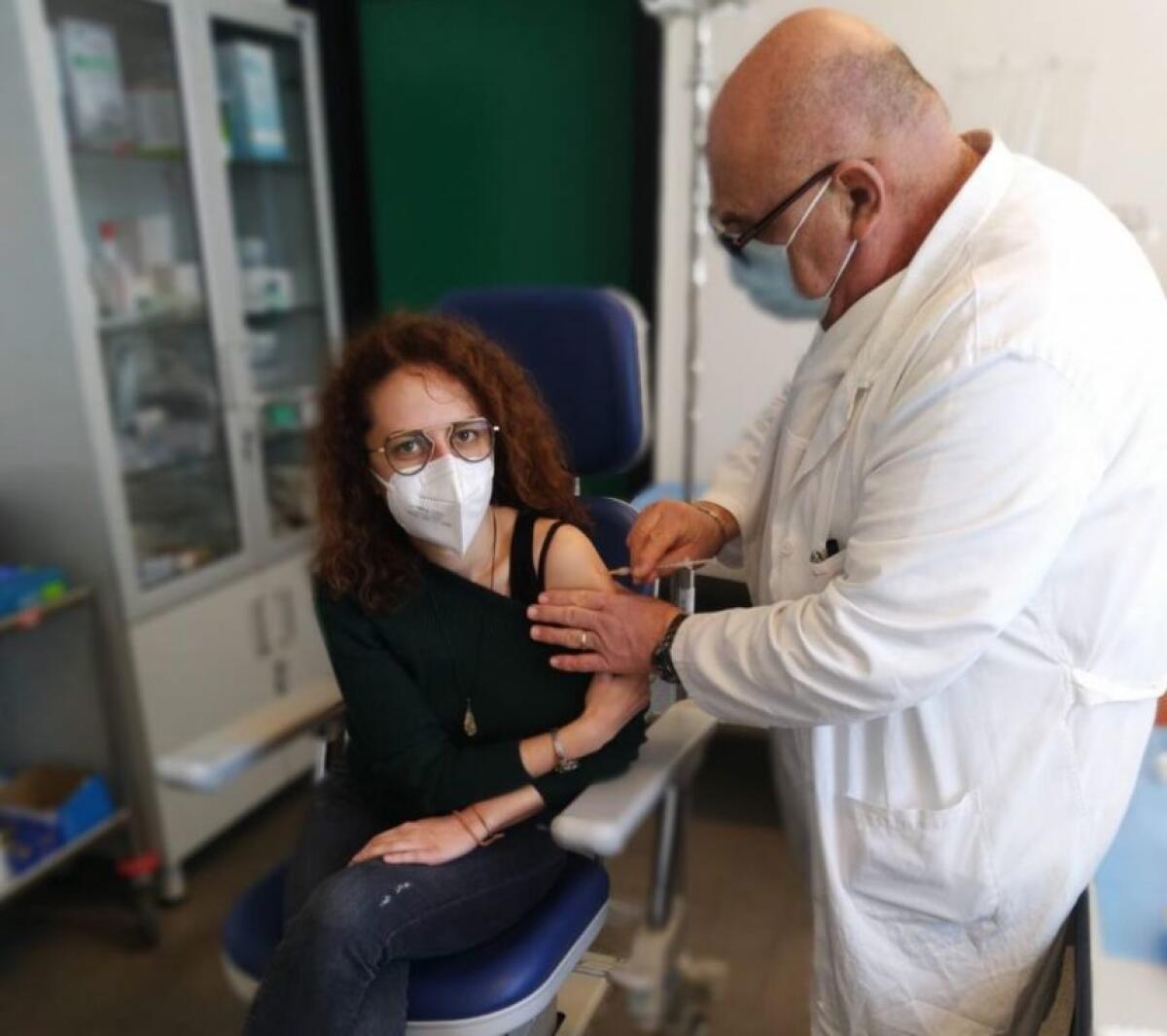 INIZIATI I RICHIAMI PER LE SECONDE DOSI PURE ALL'OSPEDALE DI PATERNÒ - 