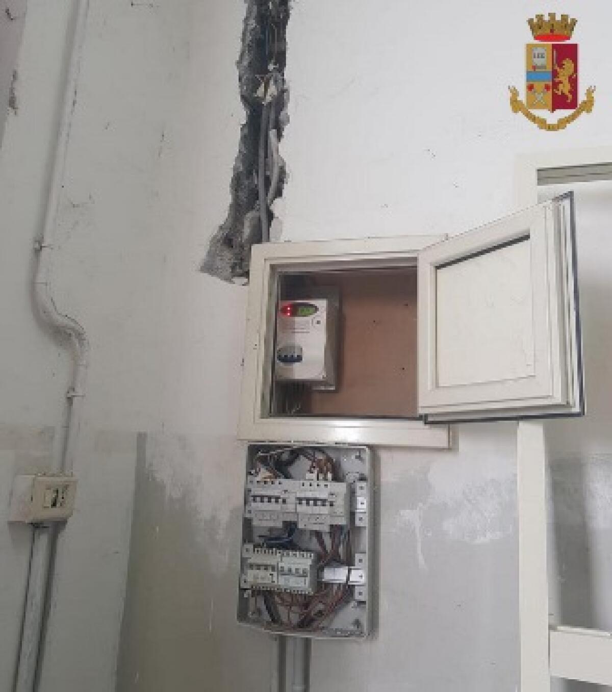 ADRANO: UN ARRESTO PER FURTO DI ENERGIA ELETTRICA - 