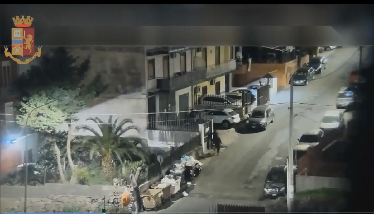 CATANIA: RAPINE A CASA DI ANZIANI, FERMATA UNA BANDA DI SEI PERSONE - 