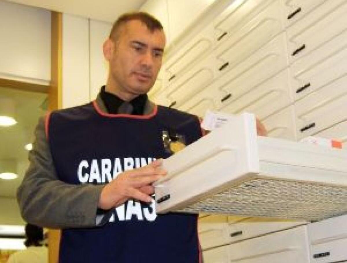 NAS CATANIA: SCOPERTA UNA PARAFARMACIA SENZA FARMACISTA, SEQUESTRATO LOCALE E FARMACI - 