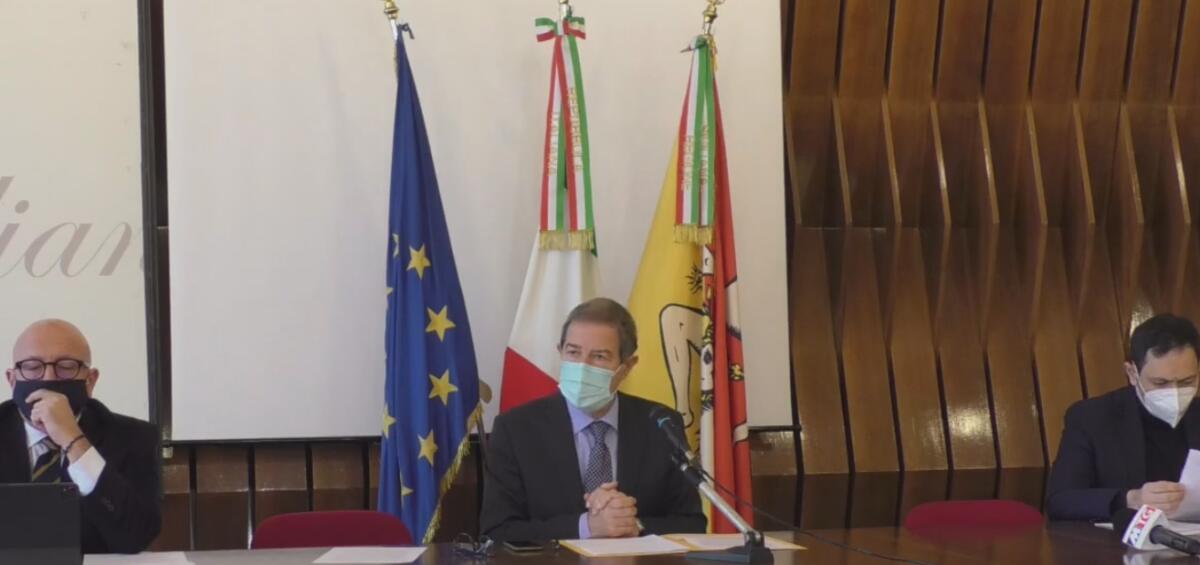 COVID, MUSUMECI: "LA ZONA ROSSA UNICO RIMEDIO, SE DATI NON CALANO CHIUDERÒ TUTTE LE SCUOLE - 