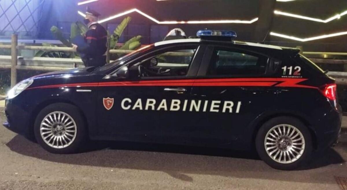 MISTERBIANCO:  SORPRESI DUE CLIENTI A CONSUMARE IL CAFFÈ ALL'INTERNO DEL LOCALE - 