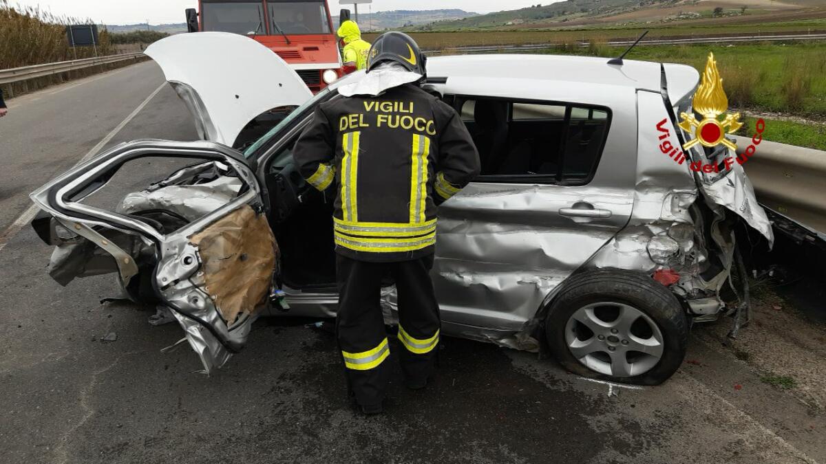 INCIDENTE SULLA CATANIA GELA, UN FERITO GRAVE - 
