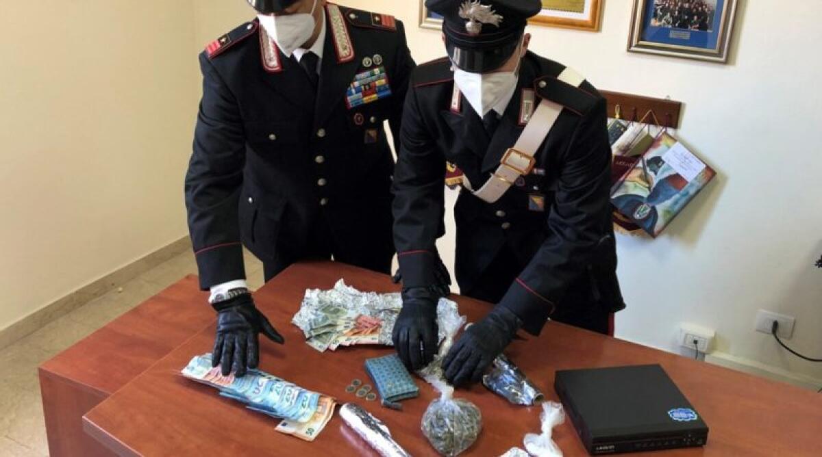 Droga: nonna aiutava nipote e amico in spaccio a Messina, arrestati - 