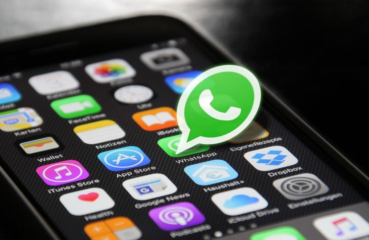 Whatsapp, occhio alla nuova truffa: attenti al codice a sei cifre - 
