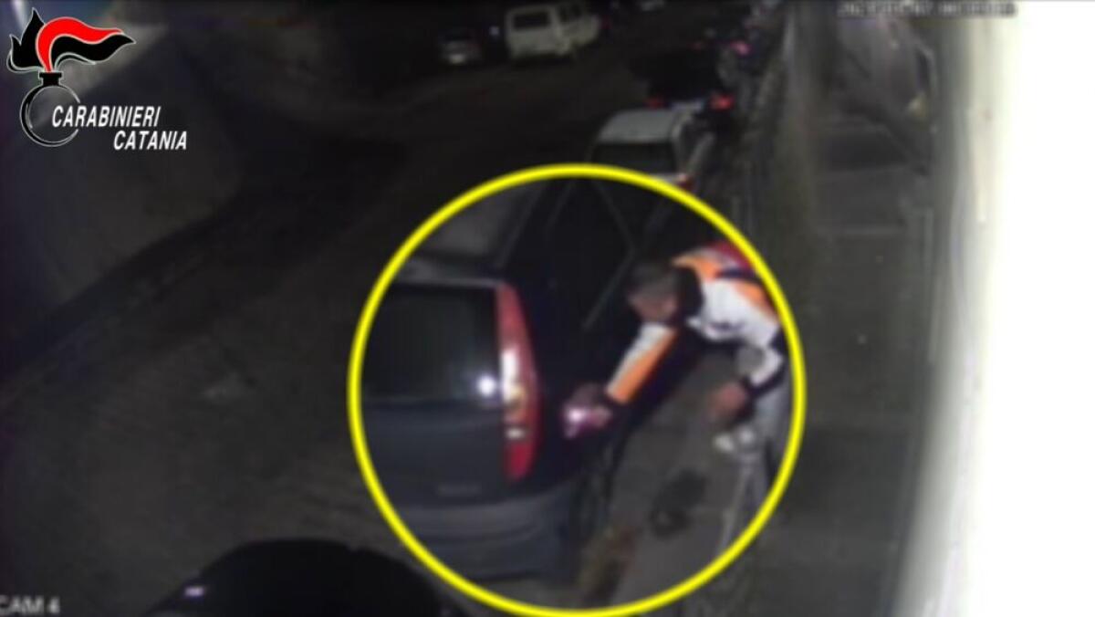 PATERNO': INCENDIA DELLE AUTO IN VIA MONCADA, ARRESTATO - 