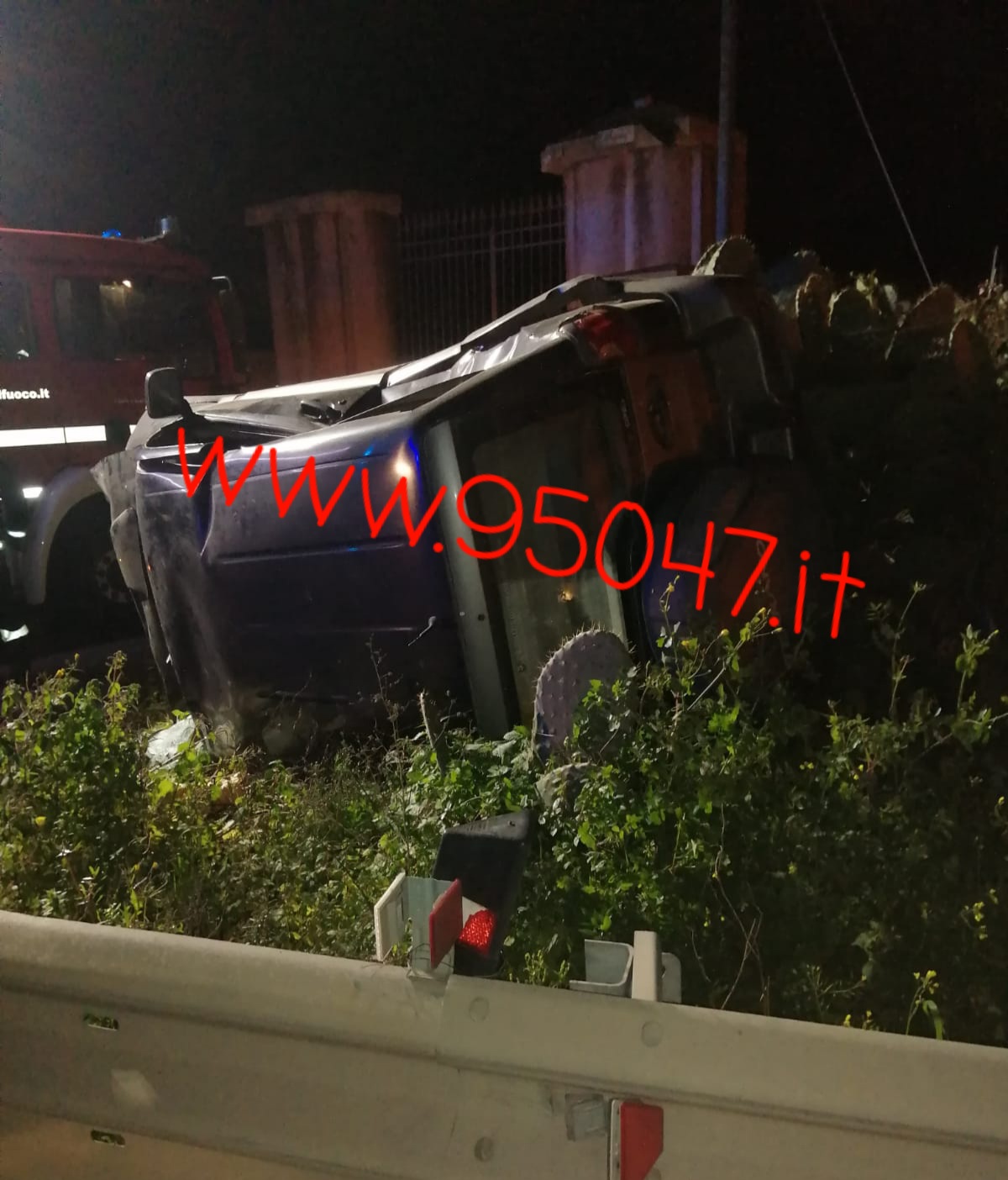 SCHIANTO SULLA CATANIA-GELA: AUTO CAPOVOLTA FERITI