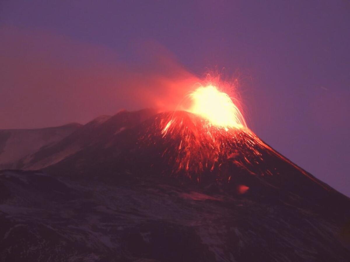 ETNA, FONTANE DI LAVA DAL CRATERE DI SUD EST, IL COMUNICATO DELL'INGV - 