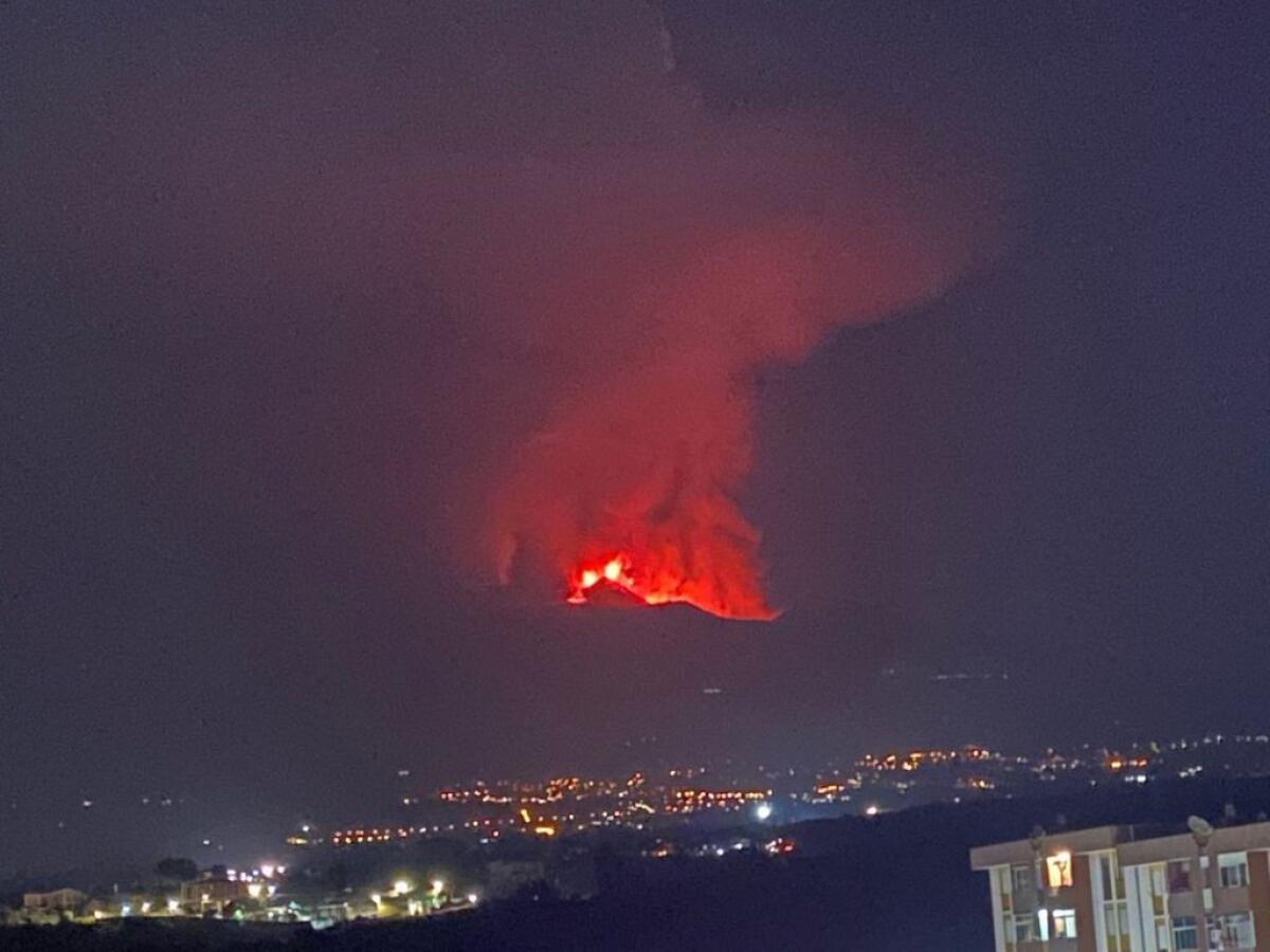 ETNA: NOTTE 'TRANQUILLA' SUL VULCANO DOPO FASE PAROSSISTICA - 