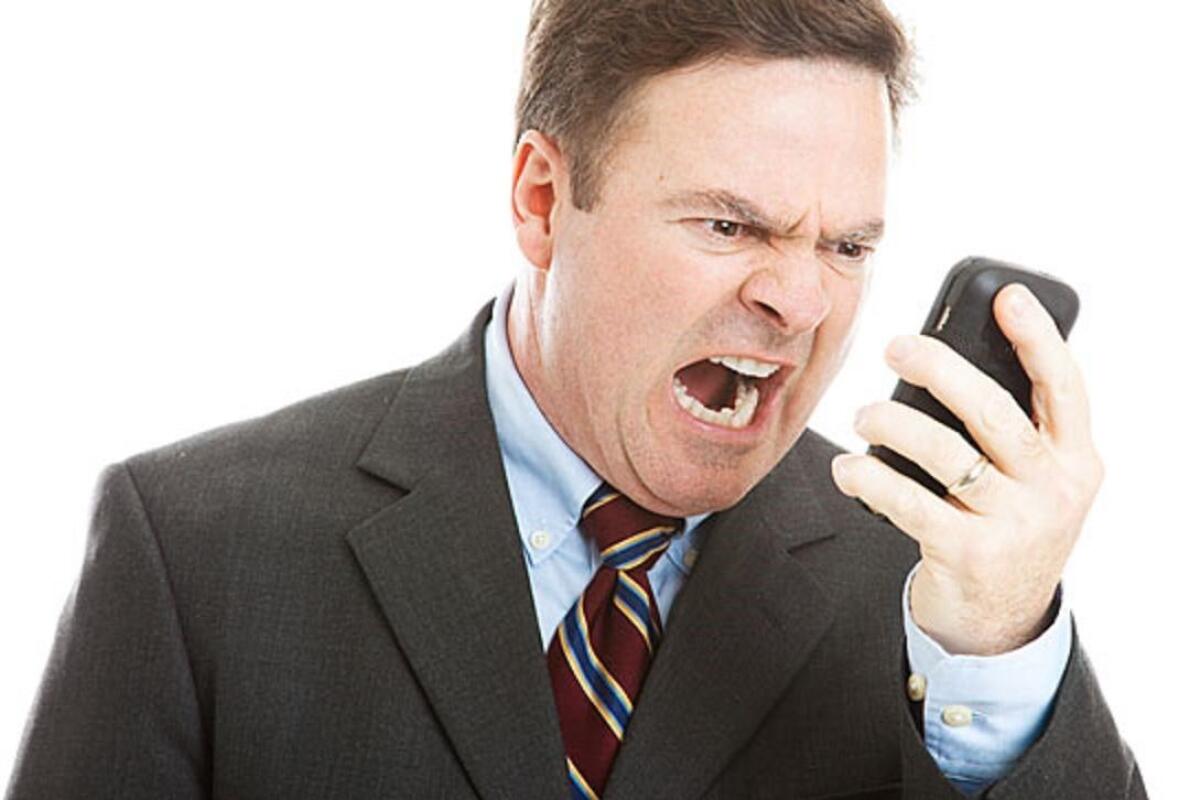 MAXI DOWN TELEFONICO: PROBLEMI A WIND 3, POSTE MOBILE, TIM, VODAFONE E ALTRI OPERATORI - 