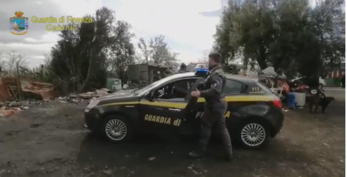 IL VIDEO -BELPASSO: SEQUESTRATA MAXI DISCARICA E 17 STRUTTURE ABUSIVE - 