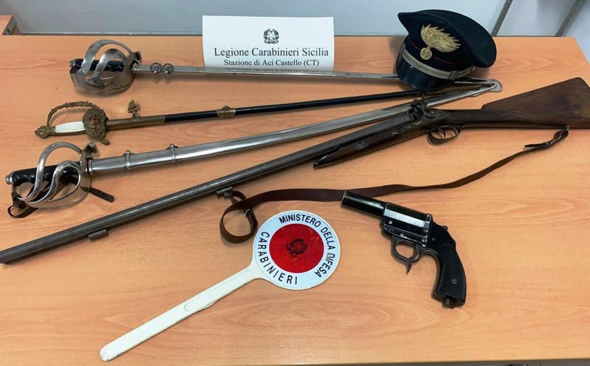 ACI CASTELLO, MINACCIA CON UNA PISTOLA UN CLIENTE PER SOLDI: ARRESTATO - 