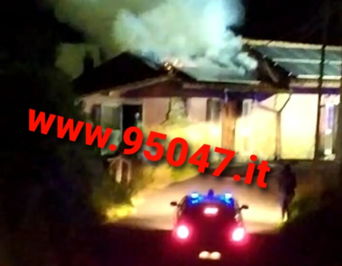 PATERNO': INCENDIO IN UN ABITAZIONE IERI SERA TANTA PAURA, NESSUN FERITO - 