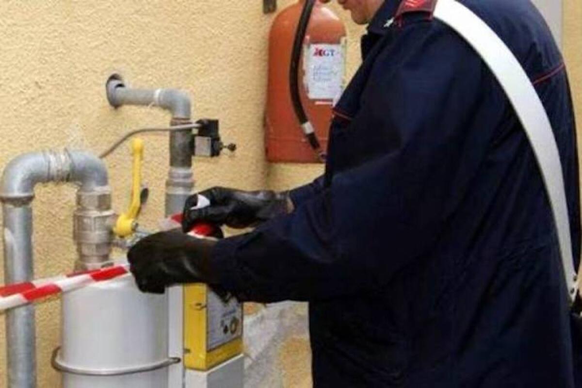 CAMPOROTONDO ETNEO. AVEVANO MANOMESSO IL CONTATORE DEL GAS PER FAR REGISTRARE UN MINOR CONSUMO: DENUNCIATI - 