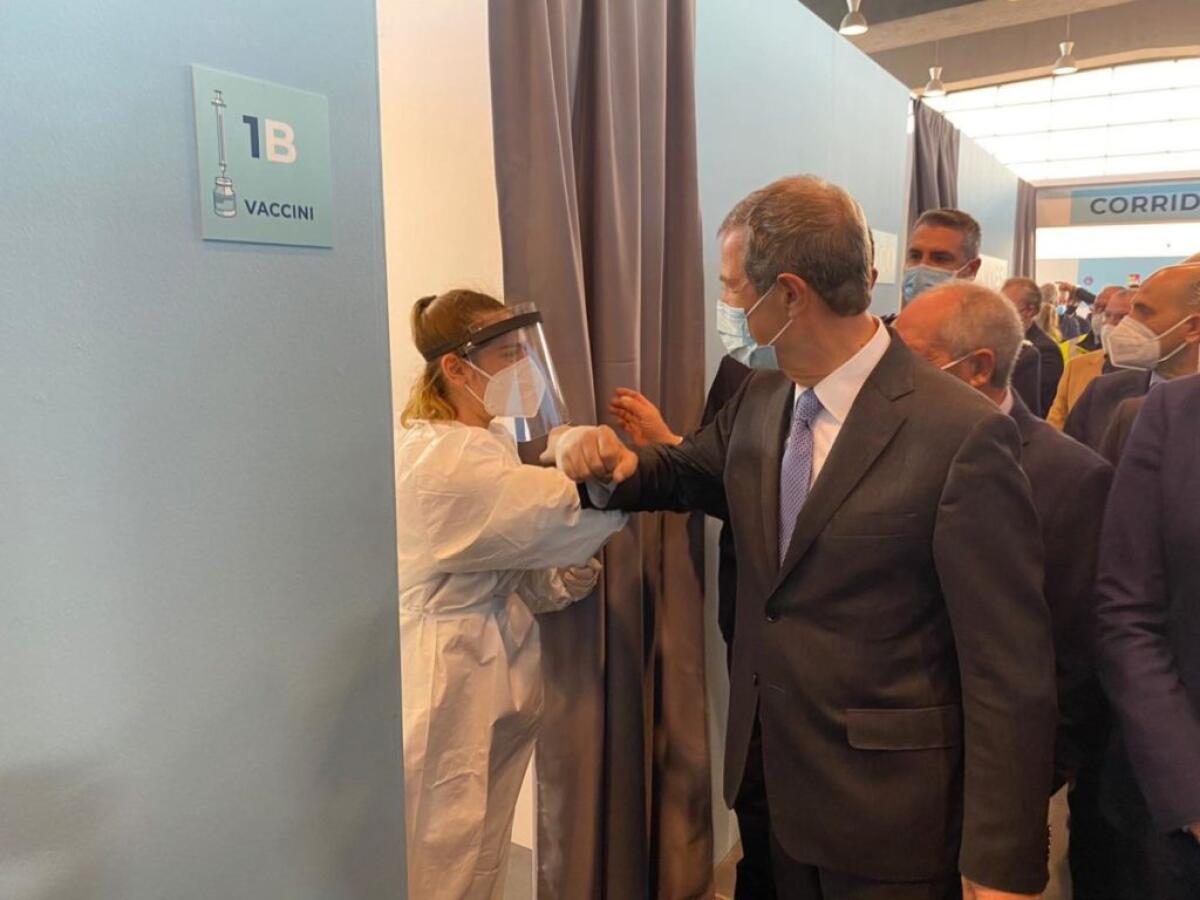 VACCINI: INAUGURATO A CATANIA SECONDO HUB SICILIA - 