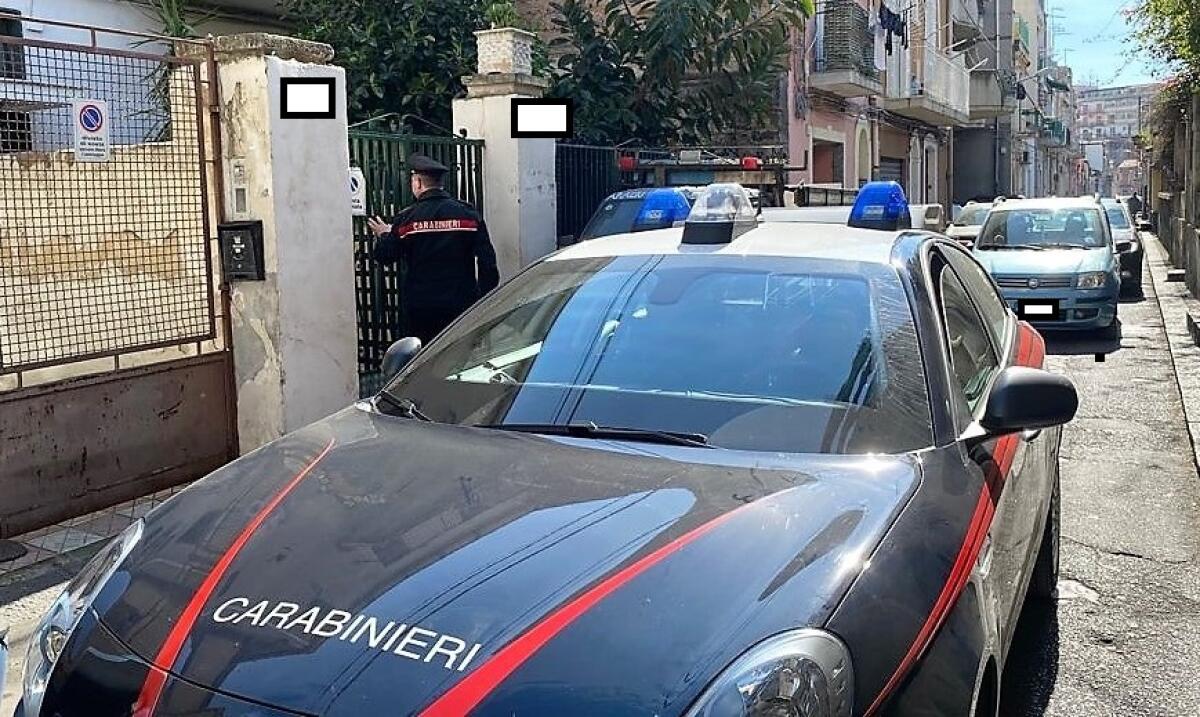 CATANIA, CALCI E PUGNI AI GENITORI CHE LO AVEVANO ACCOLTO IN CASA DOPO LA SEPARAZIONE. ARRESTATO - 