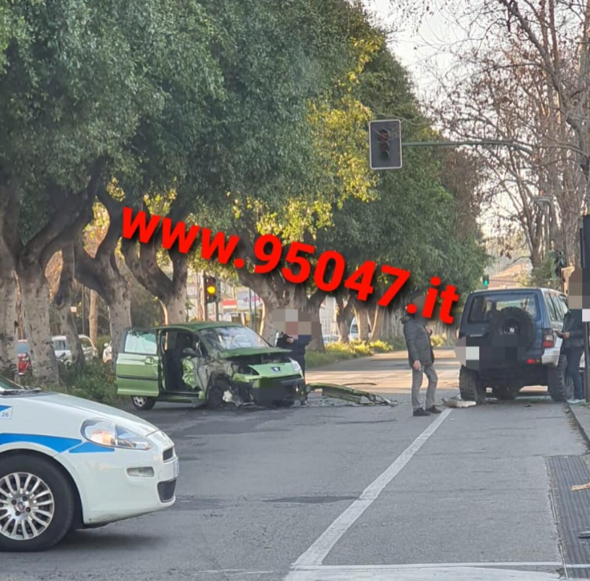 CATANIA GRAVE INCIDENTE IN VIALE ULISSE, BLOCCATA LA CIRCONVALLAZIONE - 