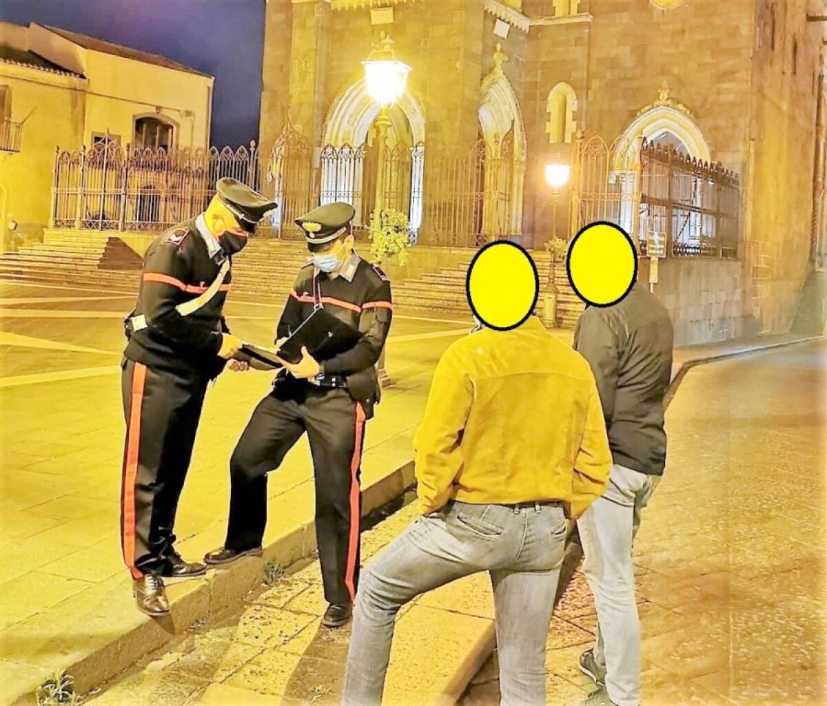 RANDAZZO: ASSEMBRATI DAVANTI AL BAR E SENZA MASCHERINE, SANZIONATI - 