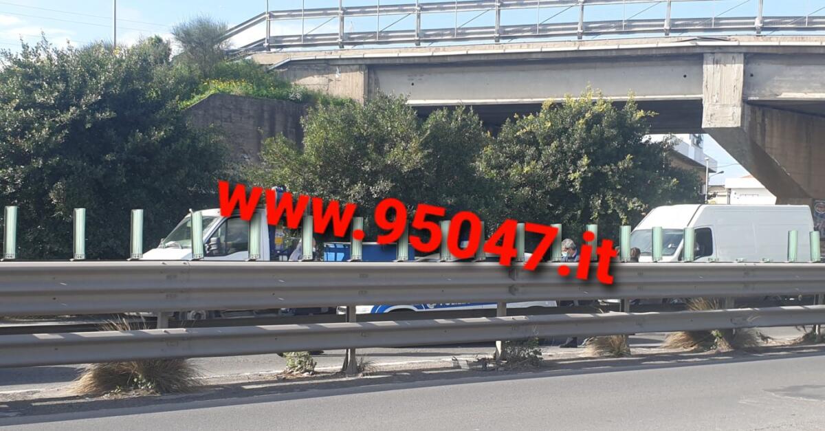 MAXI TAMPONAMENTO SULLA SS121, LUNGHE CODE - 