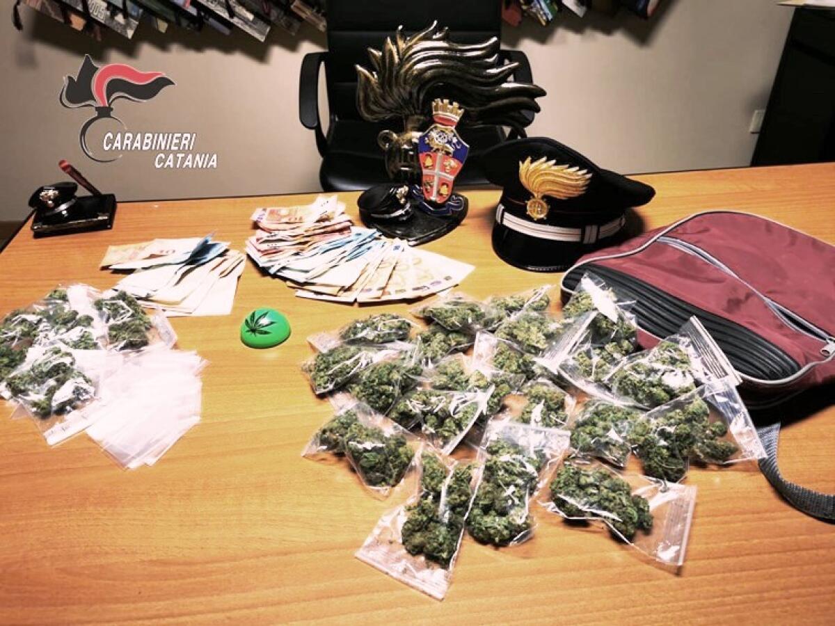 CATANIA, FIDANZATI “PRESI AL VOLO” MENTRE SPACCIANO: ARRESTATO UN CATANESE E UNA MISTERBIANCHESE - 