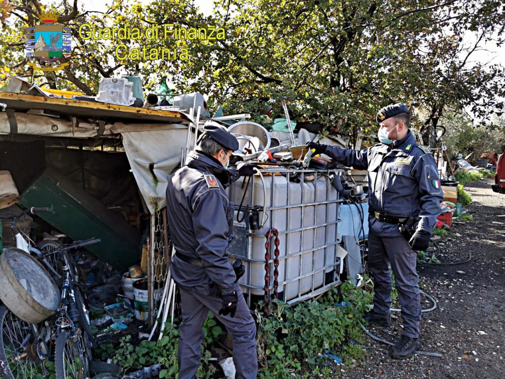 SEQUESTRATA UNA DISCARICA DI 5.300 MQ E 17 STRUTTURE ABUSIVE NEL TERRITORIO DI BELPASSO.