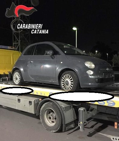 CATANIA, SOSTITUISCONO LA TARGA DI UN’AUTO RUBATA CON UNA DI LORO PROPRIETÀ, ARRESTATE DUE DONNE
