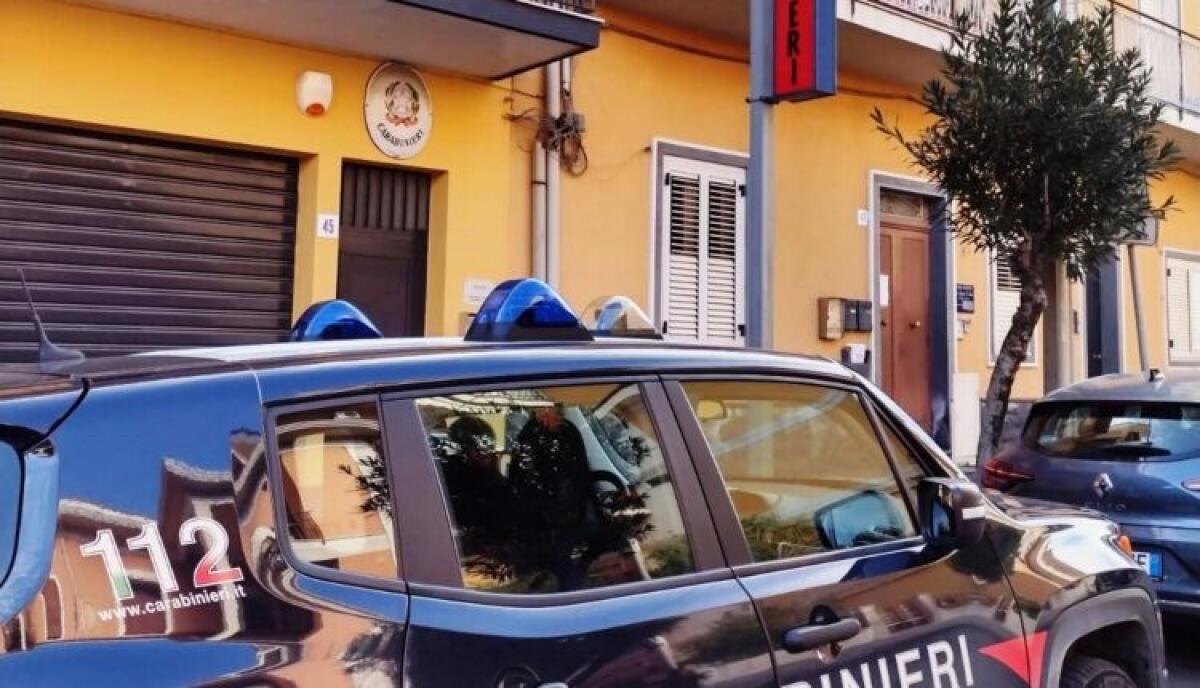 PEDARA. PICCHIA MADRE, SORELLA E LA GIOVANE FIDANZATA: ARRESTATO - 