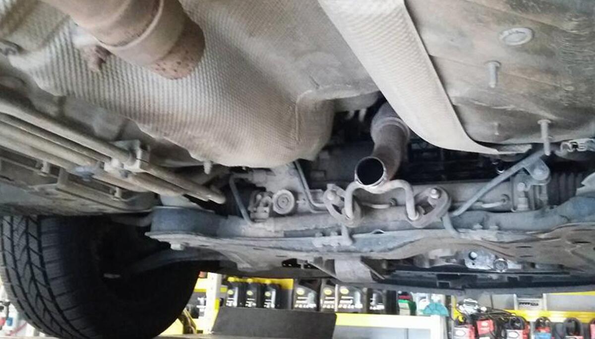 CATANIA, DUE LADRI DI MARMITTE BECCATI E DENUNCIATI DALLA POLIZIA - 