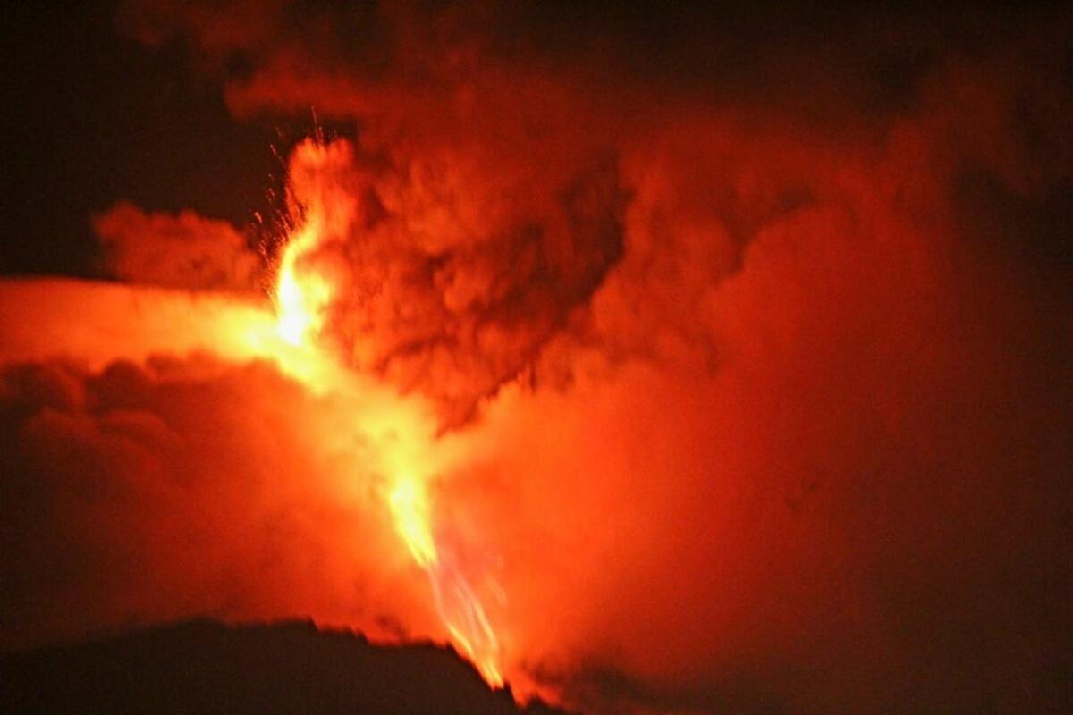 ETNA: NUOVO PAROSSISMO NELLA NOTTE DAL CRATERE DI SUD-EST - 