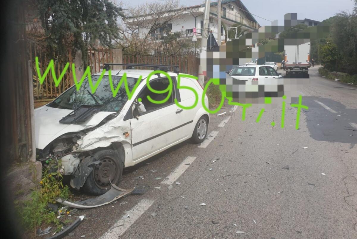 PATERNÒ: INCIDENTE IN VIA MONGIBELLO - 