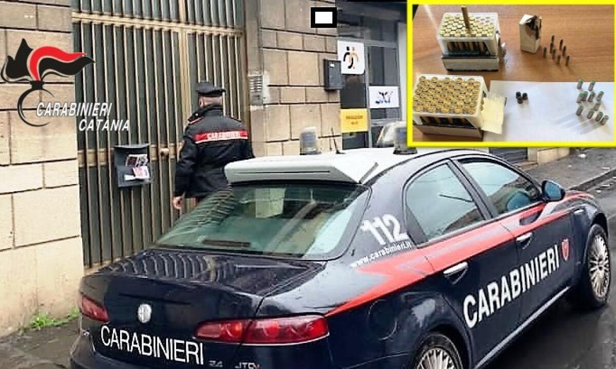 CATANIA. DURANTE LA LITE COL COGNATO GLI MOSTRA UNA CARTUCCIA: QUESTA È PER TE - 