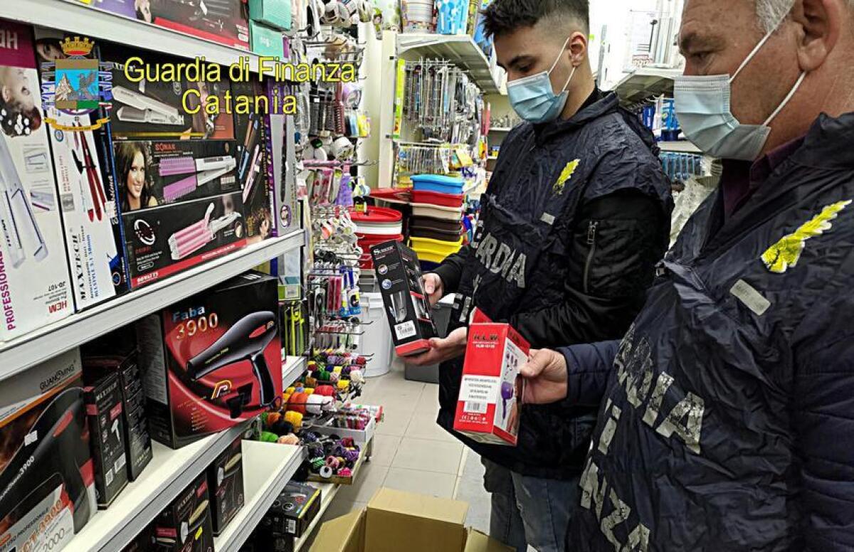 PATERNO': LA FINANZA SEQUESTRA PRODOTTI CON MARCHI CONTRAFFATTI E  NON CERTIFICATI IN UN NEGOZIO CINESE - 