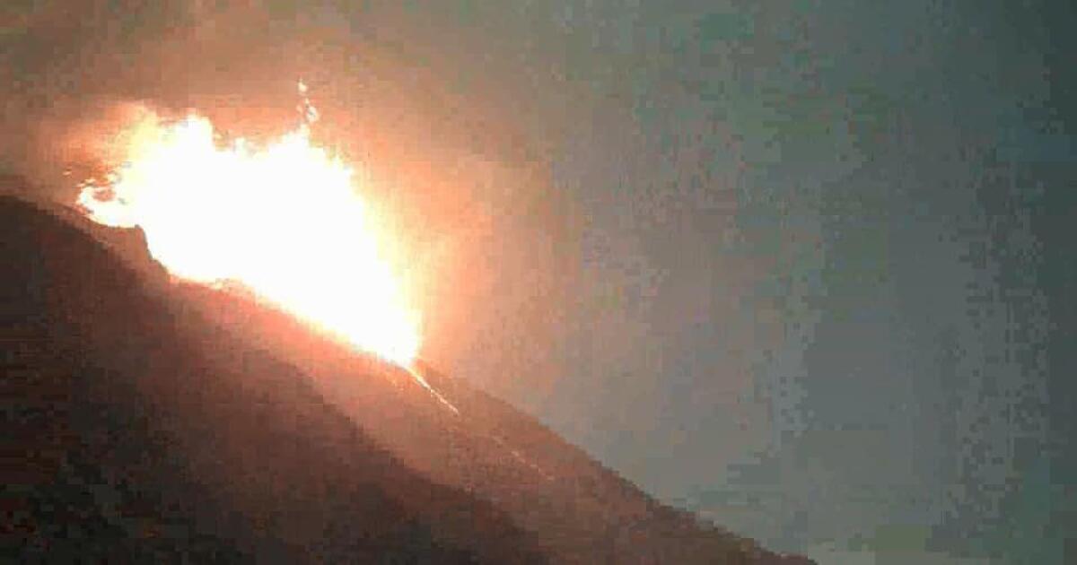 NELLA NOTTE ATTIVITÀ ESPLOSIVA DALLO STROMBOLI - 