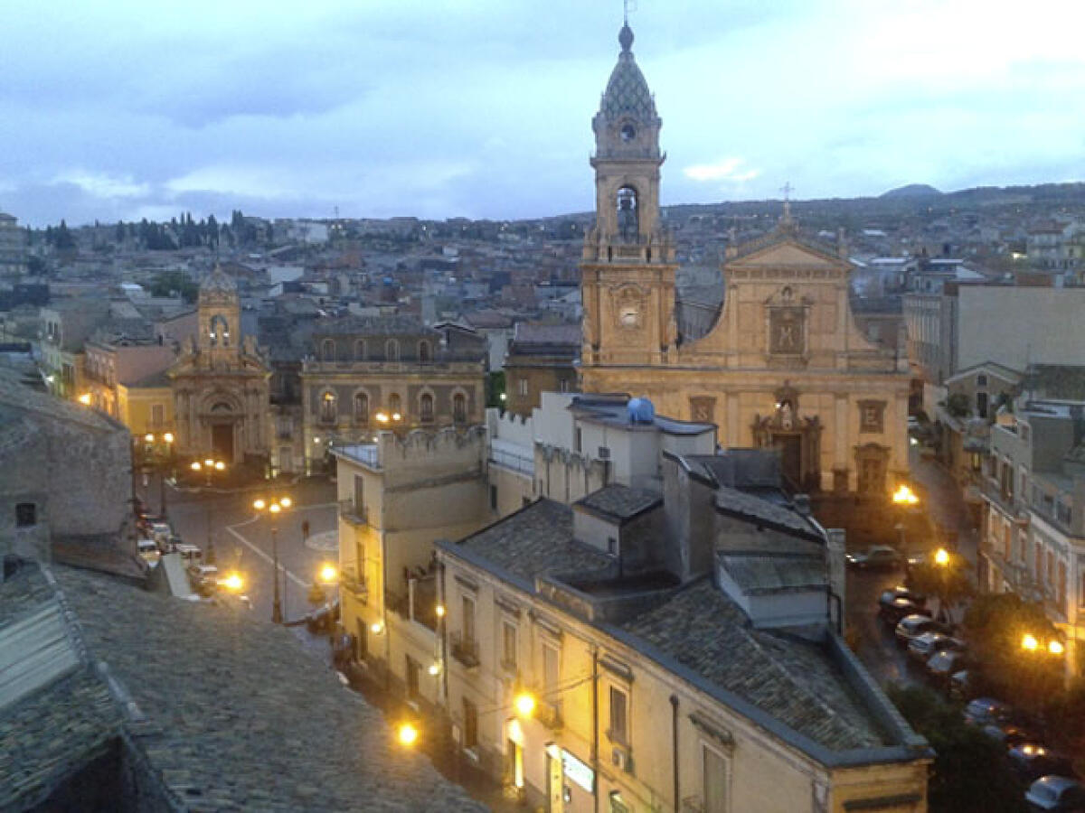 BIANCAVILLA, BALZO IN AVANTI DEI POSITIVI: 163 (+58). SINDACO CHIEDE ALLA REGIONE DECISIONI URGENTI. SECONDO NUOVO DPCM POTREBBE SCATTARE ‘ZONA ROSSA’ - 