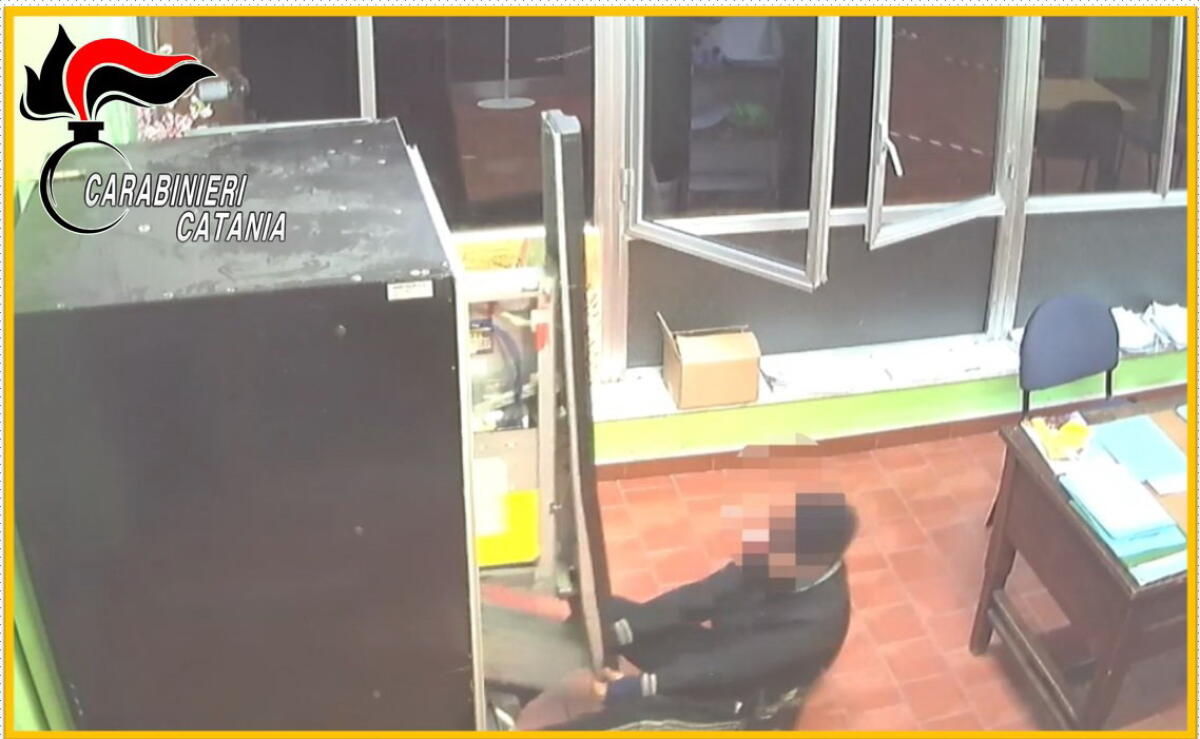 RIPOSTO: ARRESTATO LADRO DI MERENDINE - 