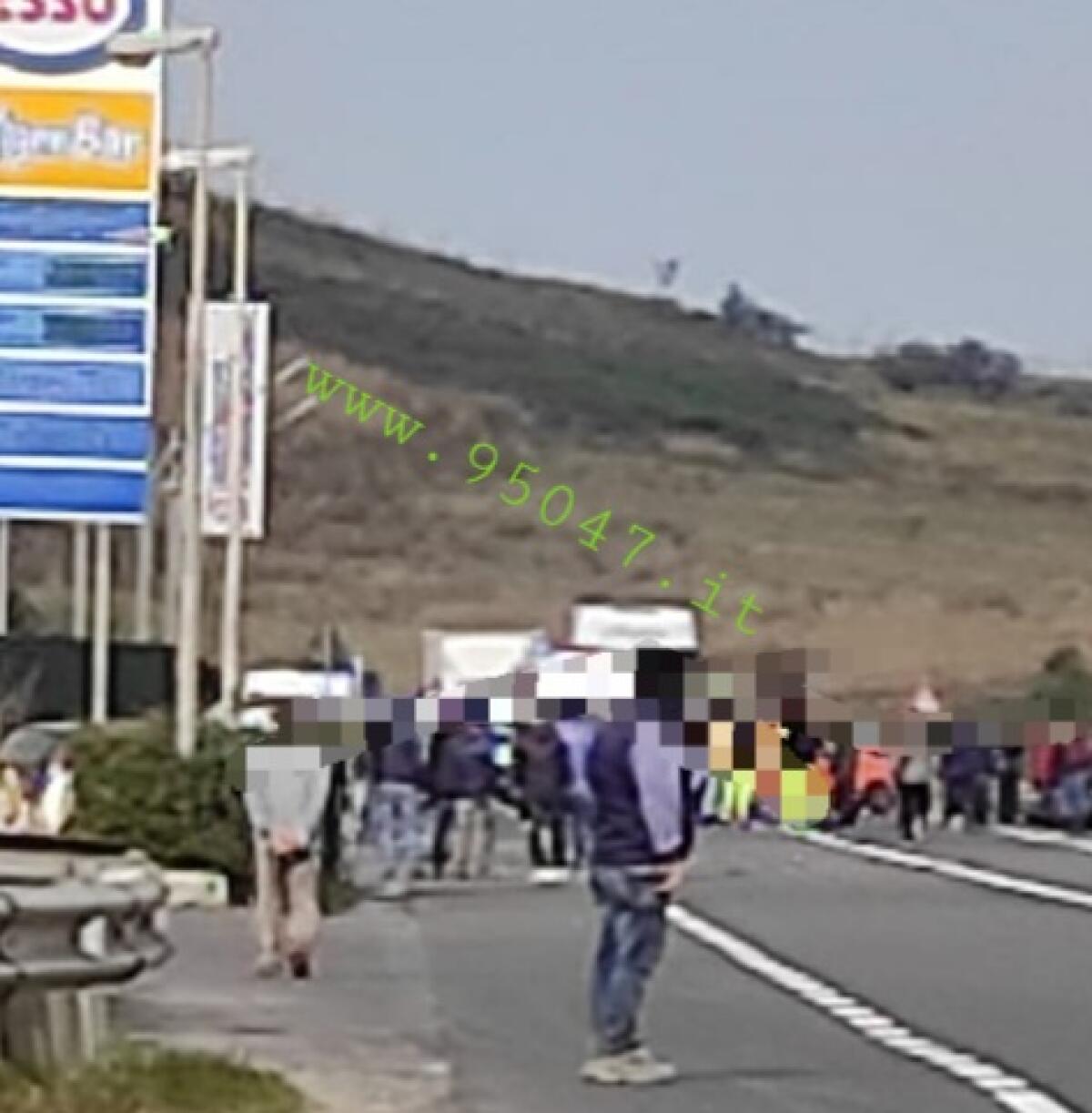 SCONTRO AUTO MOTO SULLA SS114 A COSTA SARACENA-CASTELLUCCIO - 