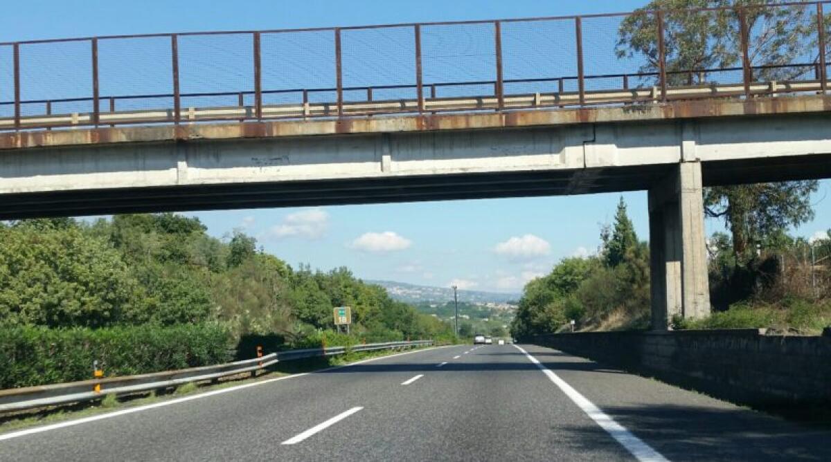 Cenere lavica sulla A18, sospensione pagamento pedaggio a Giarre e Fiumefreddo - 