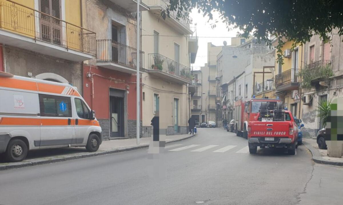 PATERNO': INCENDIO IN CASA MUORE 91ENNE, FIAMME DA UNA STUFA ELETTRICA - 